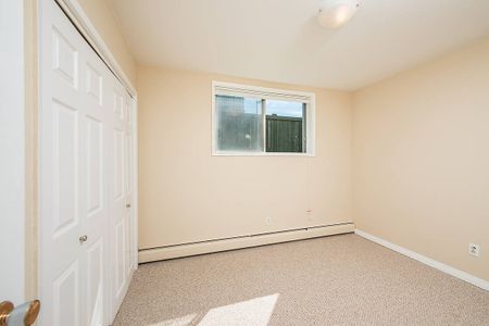 Avlyn Apartments - Photo 3