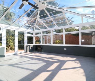 4 bedroom semi-detached house to rent - Photo 2