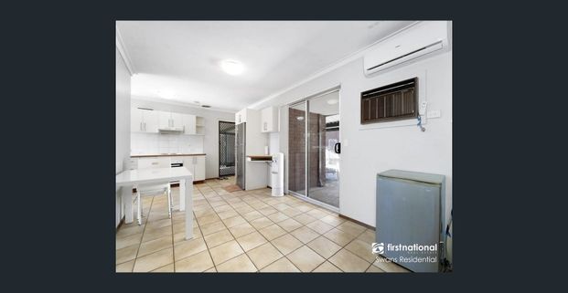 Comfortable Family Living in the Heart of Central Wanneroo!! - Photo 1