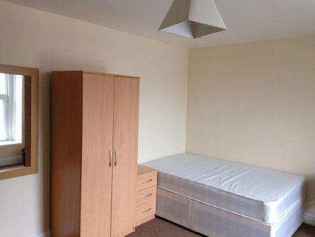 3 bedroom apartment to rent - Photo 5