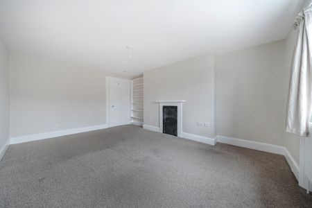 5 bedroom end of terrace house to rent - Photo 4