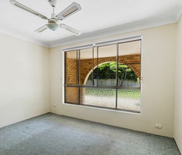 SPACIOUS TWO BEDROOM GROUND FLOOR UNIT - GREAT LOCATION! - Photo 5