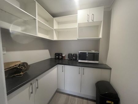 Cosy Furnished Unit - Photo 4