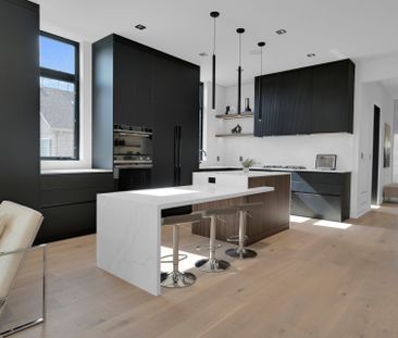 For Lease - 17 Broadview Avenue, Mississauga, Ontario - Photo 1