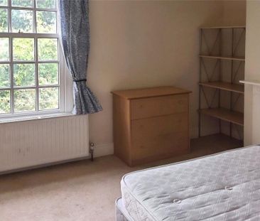 3 bedroom flat to rent - Photo 4