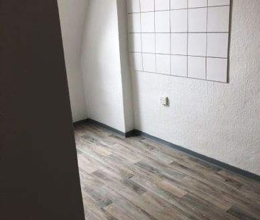 1 Raum Wohnung ab sofort Wilkau-Haßlau zu vermieten Bad mit Dusche ... - Photo 2