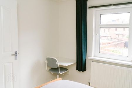 17 Apsley Street, Belfast, BT7 1BL - Photo 2