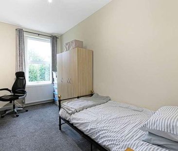 Intake Lane, Birstall, WF17 - Photo 3