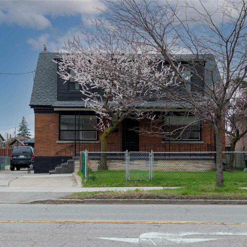 For Lease - 1010 Caledonia Road Unit# 2nd, Toronto, Ontario - Photo 1