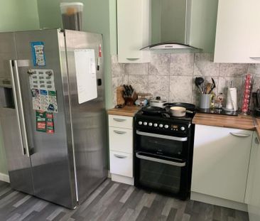 3 bedroom apartment to rent - Photo 4