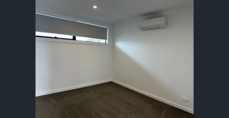 Top Level Penthouse Apartment with Huge West Facing Balcony - Photo 2