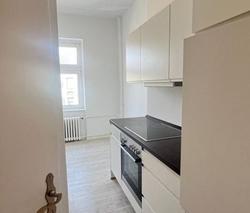 Modernisierte 2-Zimmer-Altbauwohnung mit 2 Balkonen I Einbauküche I... - Photo 1