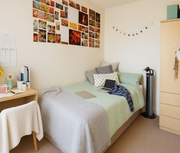 4 bedroom terraced house to rent - Photo 2