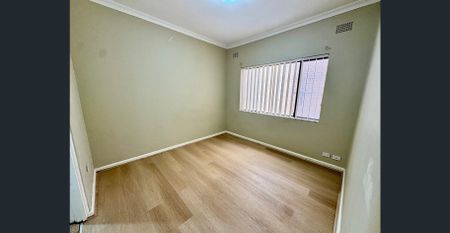 ONE BEDROOM UNIT IN GREAT LOCATION!!! - Photo 2