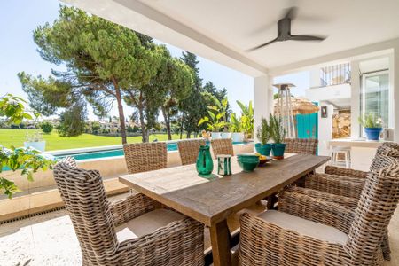Luxury Townhouse for rent in San Pedro de Alcántara, Spain - Photo 2