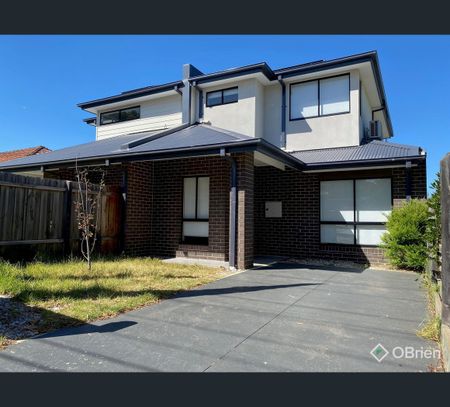 11 Ribbonwood Crescent, Sunshine North, Vic 3020 - Photo 5