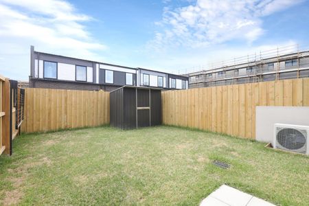 10 Teague Crescent, Braybrook VIC 3019 - Photo 2