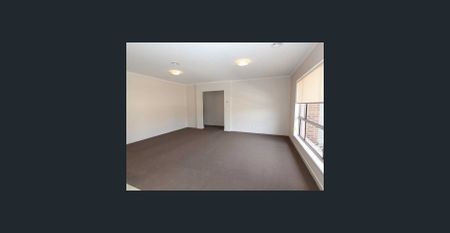 Alfredton 3BR, 2BA, family home, quiet street, double garage, secure enclosed yard - Photo 4