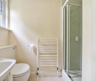 4 bedroom semi-detached house to rent - Photo 4