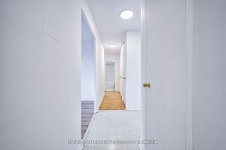 For Lease - 2000 Sheppard Avenue Unit# 2011, Toronto, Ontario - Photo 4