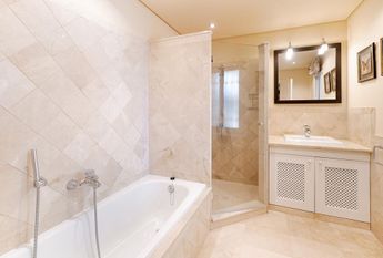 5 bedroom luxury Villa for rent in Marbella Del Este, Andalusia