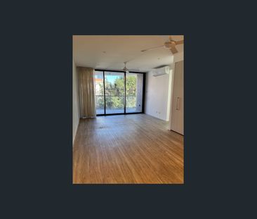 Located in the Heart of Broadbeach! - Photo 1