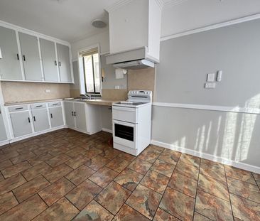 Two Bedroom House - Photo 3