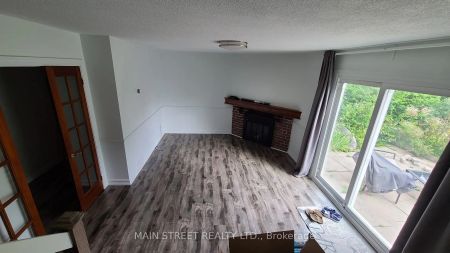 Property For Lease | N9297426 - Photo 5