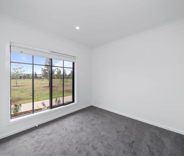 27 Andre Walk, Truganina, Vic 3029 - Photo 6