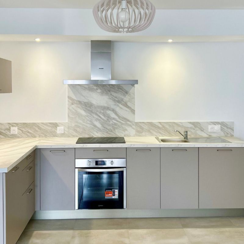 A LOUER - APPARTEMENT 3 PIECES NEUF HYPER CENTRE avec ASCENS - Photo 1