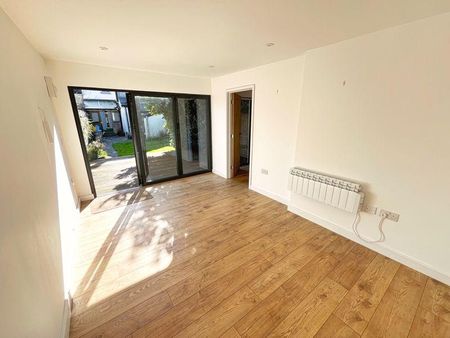 3 bedroom terraced house to rent - Photo 2