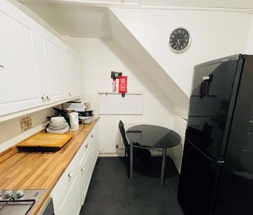 3beds Flat - Photo 3