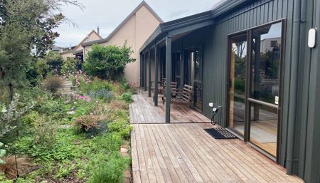 A Little Bit Of English Garden By The Sea - Photo 3