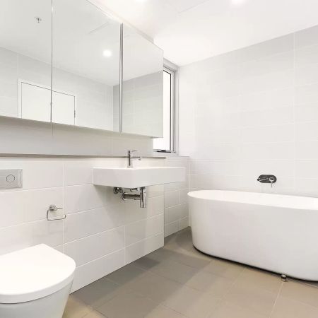 MGM MARTIN - TWO BEDROOM APARTMENT - Photo 3