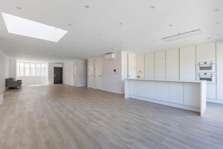 4 bedroom semi-detached house to rent - Photo 2