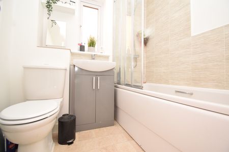 Martin Hunt Drive, Stanway, Colchester, Essex, CO3 8BL - Photo 3