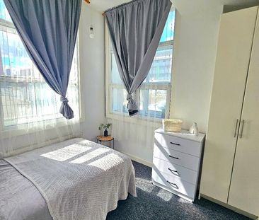 Room in a Shared Flat, Gillender Street, E3 - Photo 3