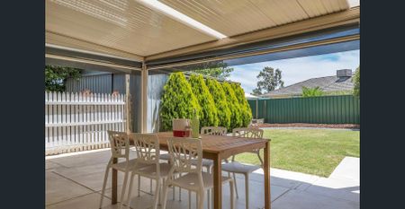 GREAT LOCATION - FAMILY HOME PLUS GARAGE - Photo 2