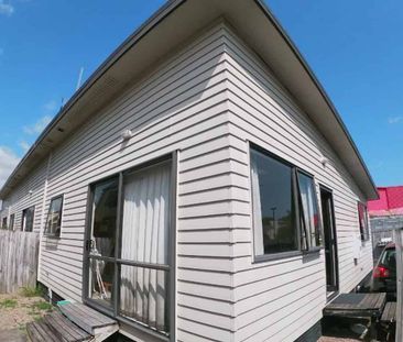 Two Bedroom - Next to Uni! - Photo 5