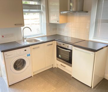 Studio Flat, Very Near Maple Grove Area, W5 - Photo 5