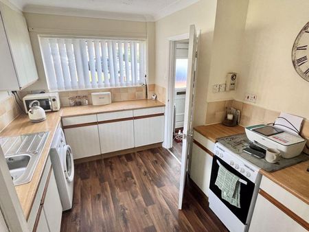 2 bedroom detached house to rent - Photo 5