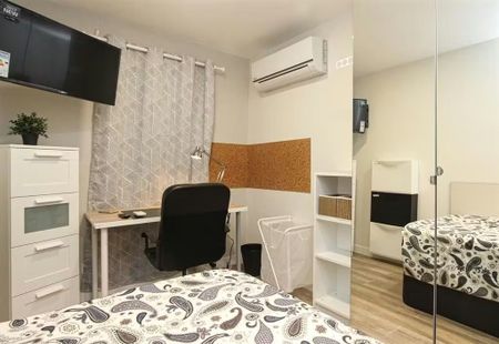 Calle Rosa, Getafe, Community of Madrid 28903 - Photo 4