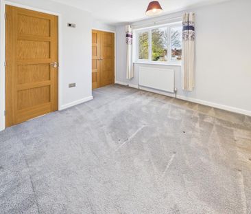 3 bedroom end of terrace house to rent - Photo 2