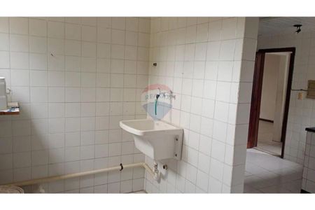 Casa duplex em localização privilegiada em Buraquinho - Lauro de Freitas - Foto 3