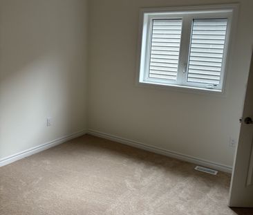 For Lease - 7 Mckernan Avenue, Brantford, Ontario - Photo 5