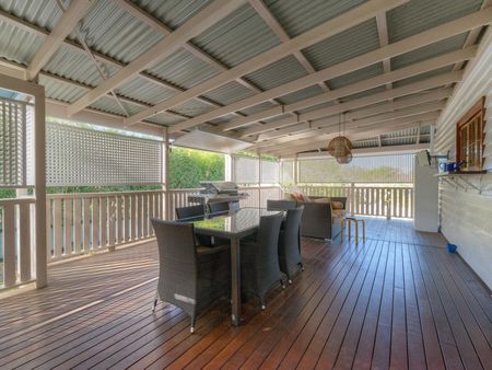 52 Crawford Avenue, Stafford, QLD 4053 - Photo 2