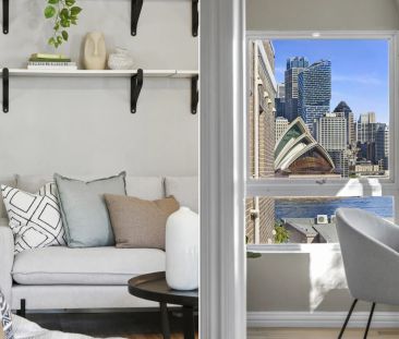 Harbourside Retreat with Iconic Opera House Views - Photo 5