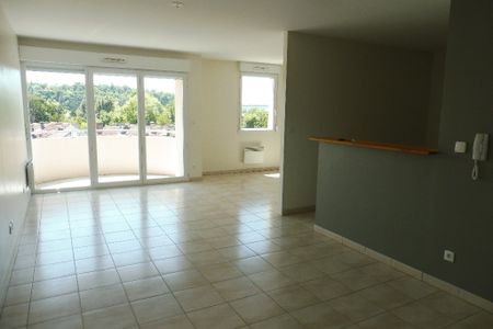 Location Appartement 3 pièces 84m² ANGOULEME 16000 - Photo 5