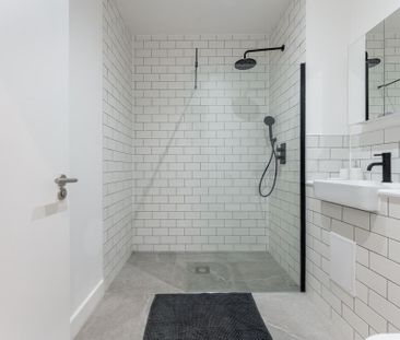 3 bedroom flat to rent - Photo 2