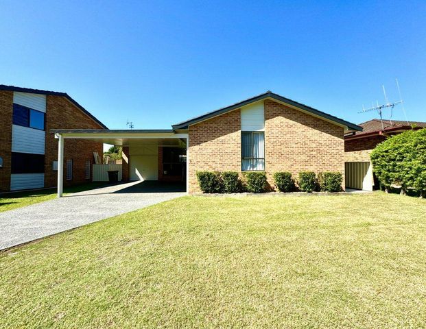 FAMILY HOME NEAR RACECOURSE - Photo 1